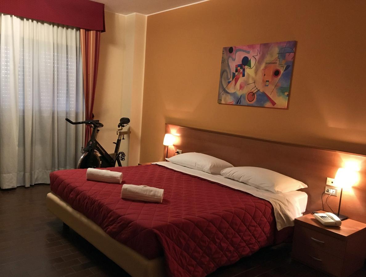 Hotel Forum Rozzano Kültér fotó