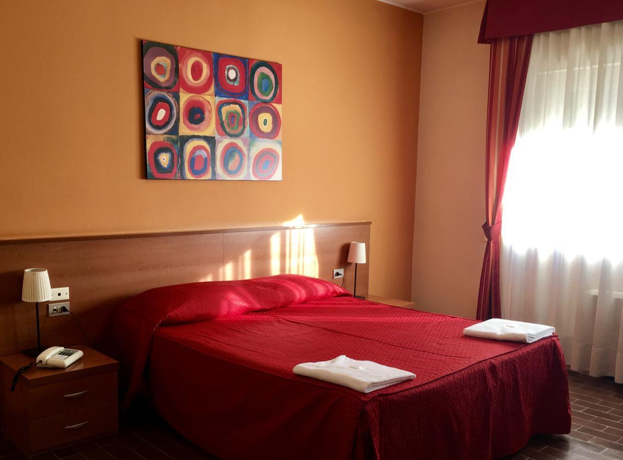 Hotel Forum Rozzano Kültér fotó