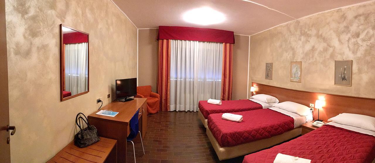 Hotel Forum Rozzano Kültér fotó