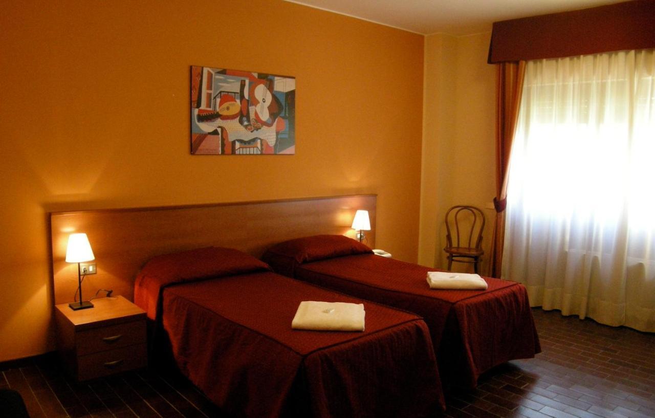 Hotel Forum Rozzano Szoba fotó